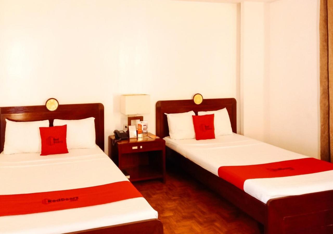 RedDoorz Plus near Mango Avenue Cebu Stadt Zimmer foto
