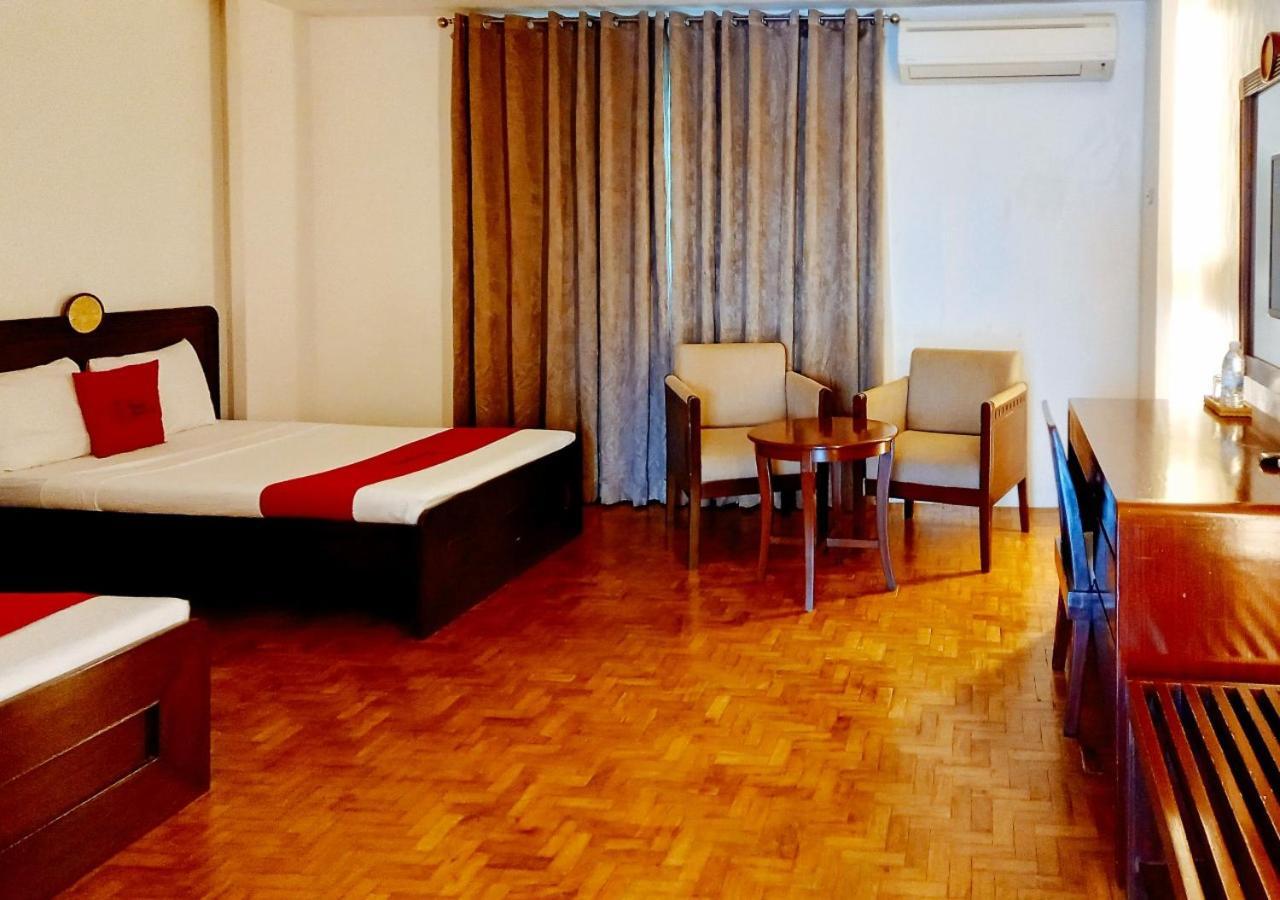RedDoorz Plus near Mango Avenue Cebu Stadt Zimmer foto