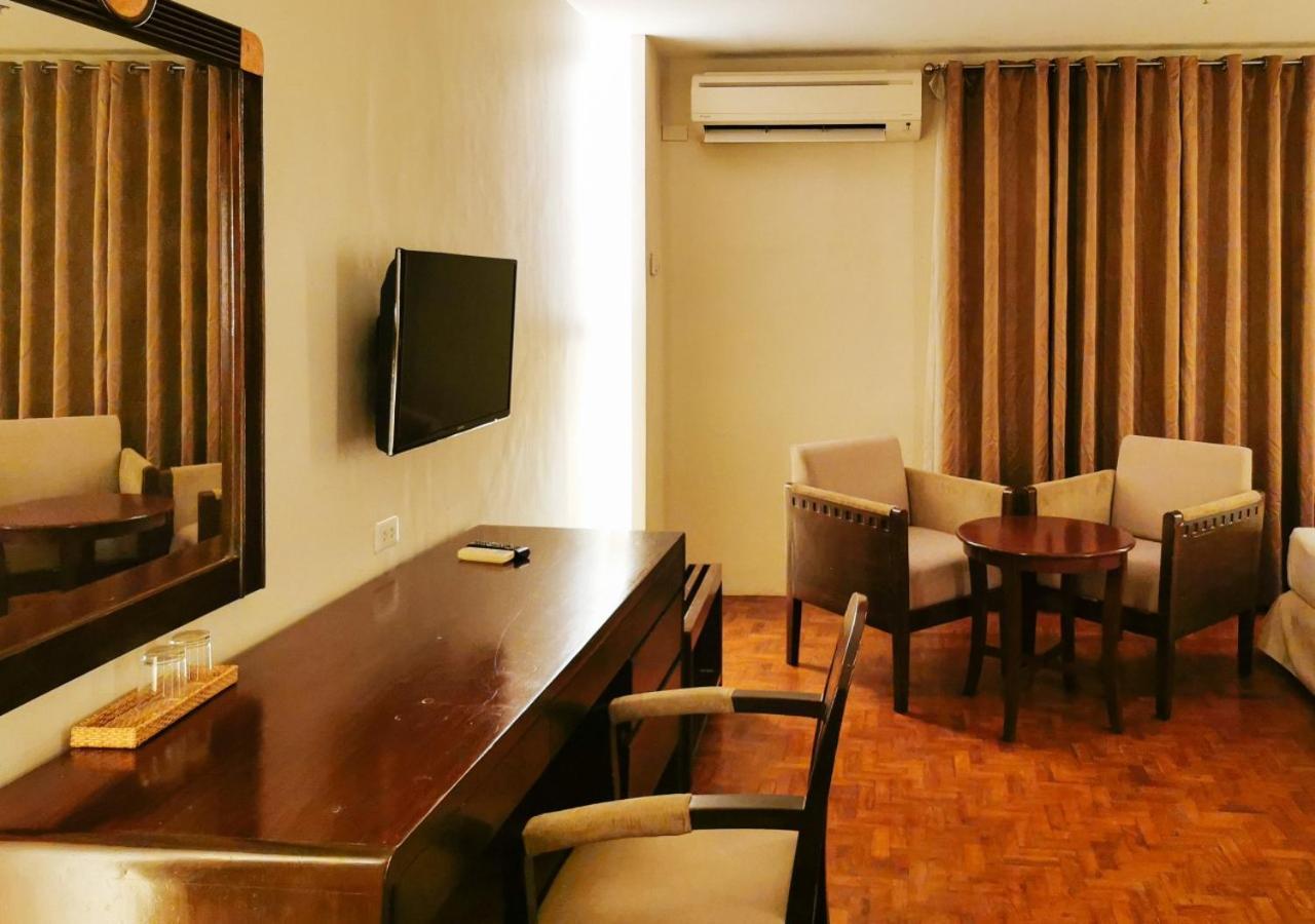 RedDoorz Plus near Mango Avenue Cebu Stadt Zimmer foto