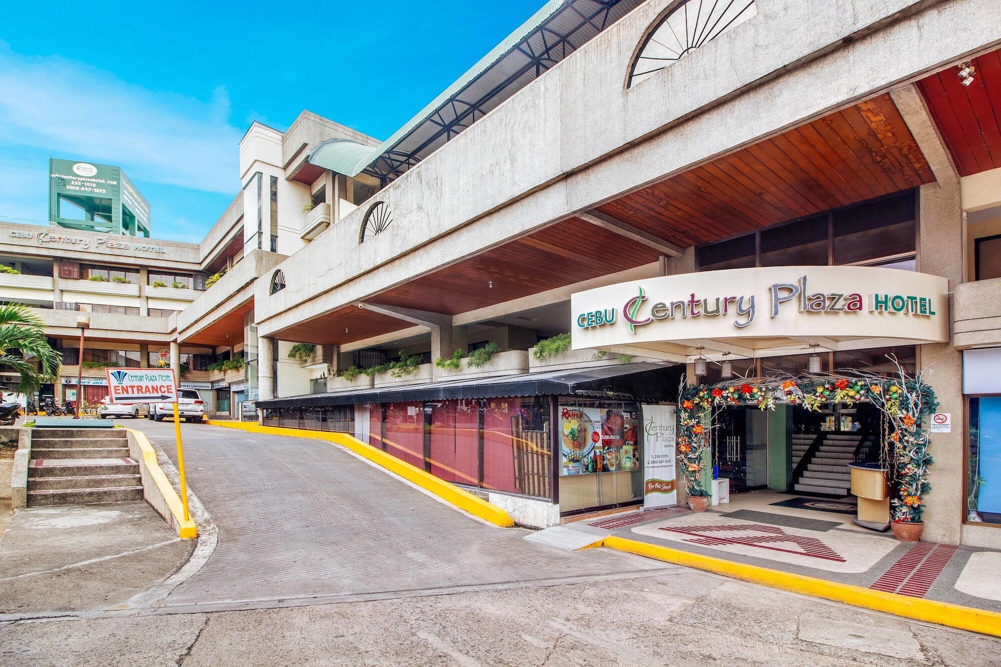 RedDoorz Plus near Mango Avenue Cebu Stadt Exterior foto